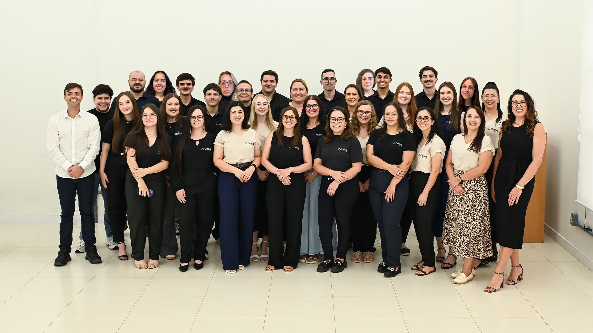 Equipe completa da Cativa Consórcios em 2026